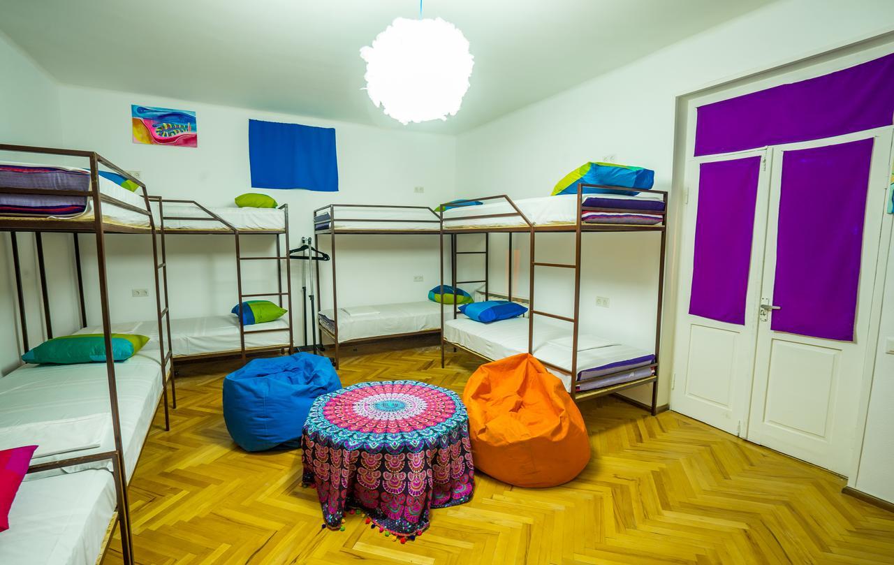 Zgarbi Hostel Tbilisi Bagian luar foto