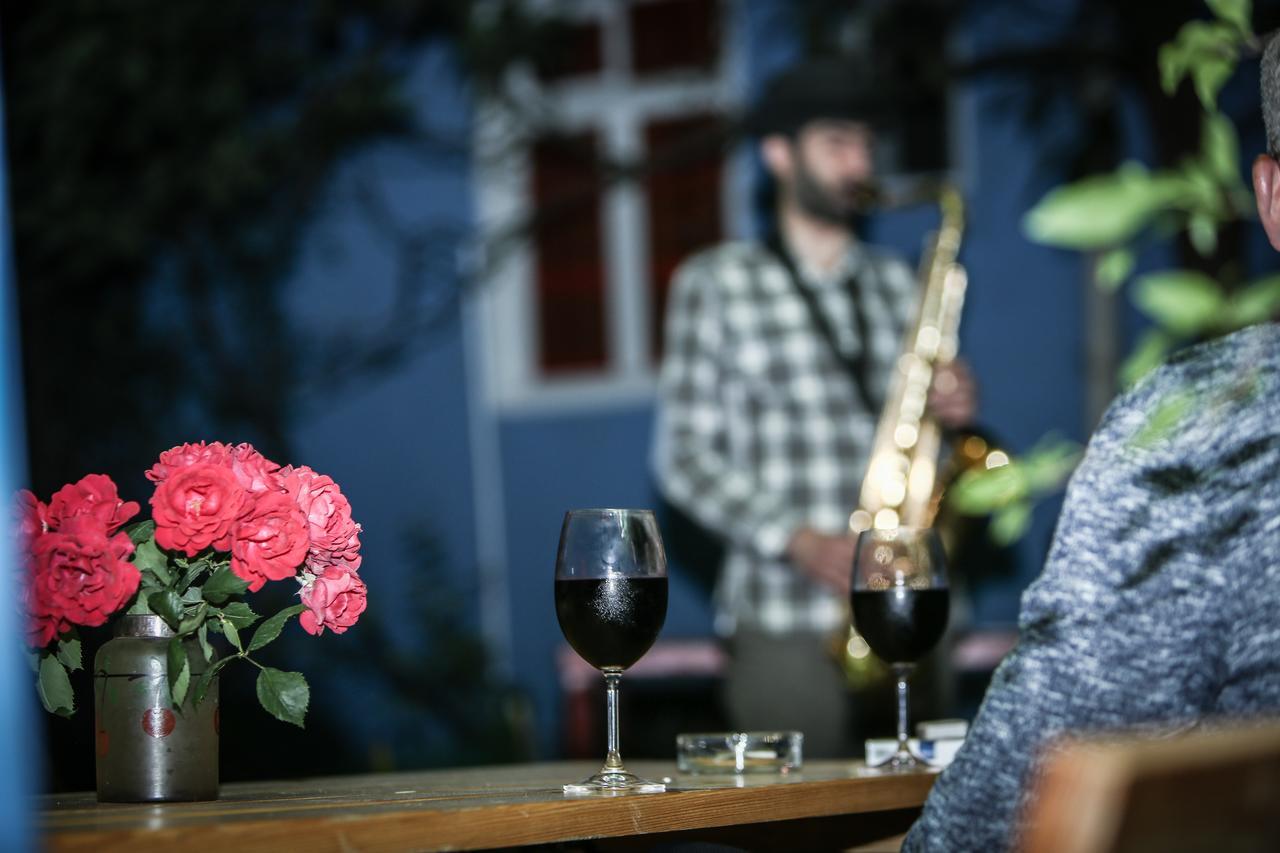 Zgarbi Hostel Tbilisi Bagian luar foto