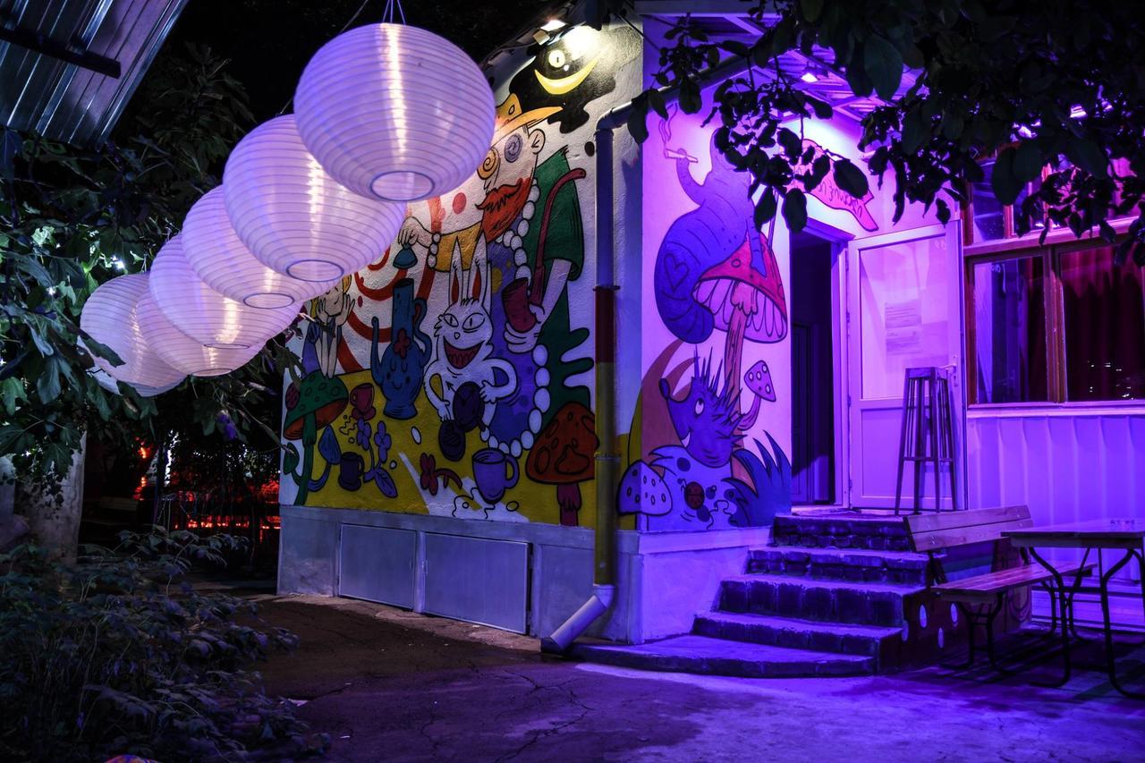 Zgarbi Hostel Tbilisi Bagian luar foto