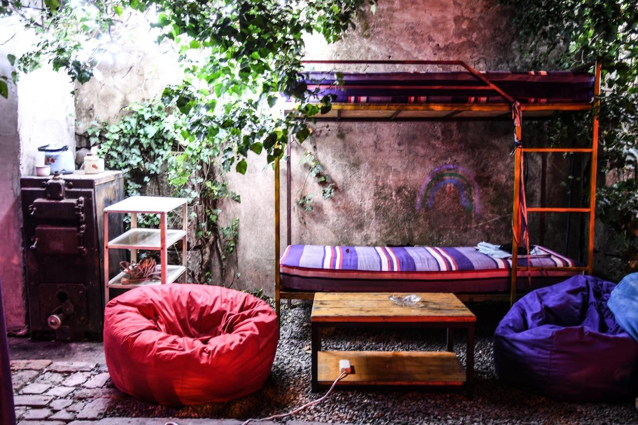 Zgarbi Hostel Tbilisi Bagian luar foto