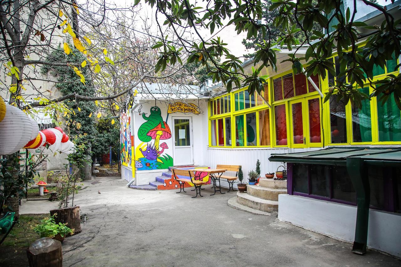 Zgarbi Hostel Tbilisi Bagian luar foto